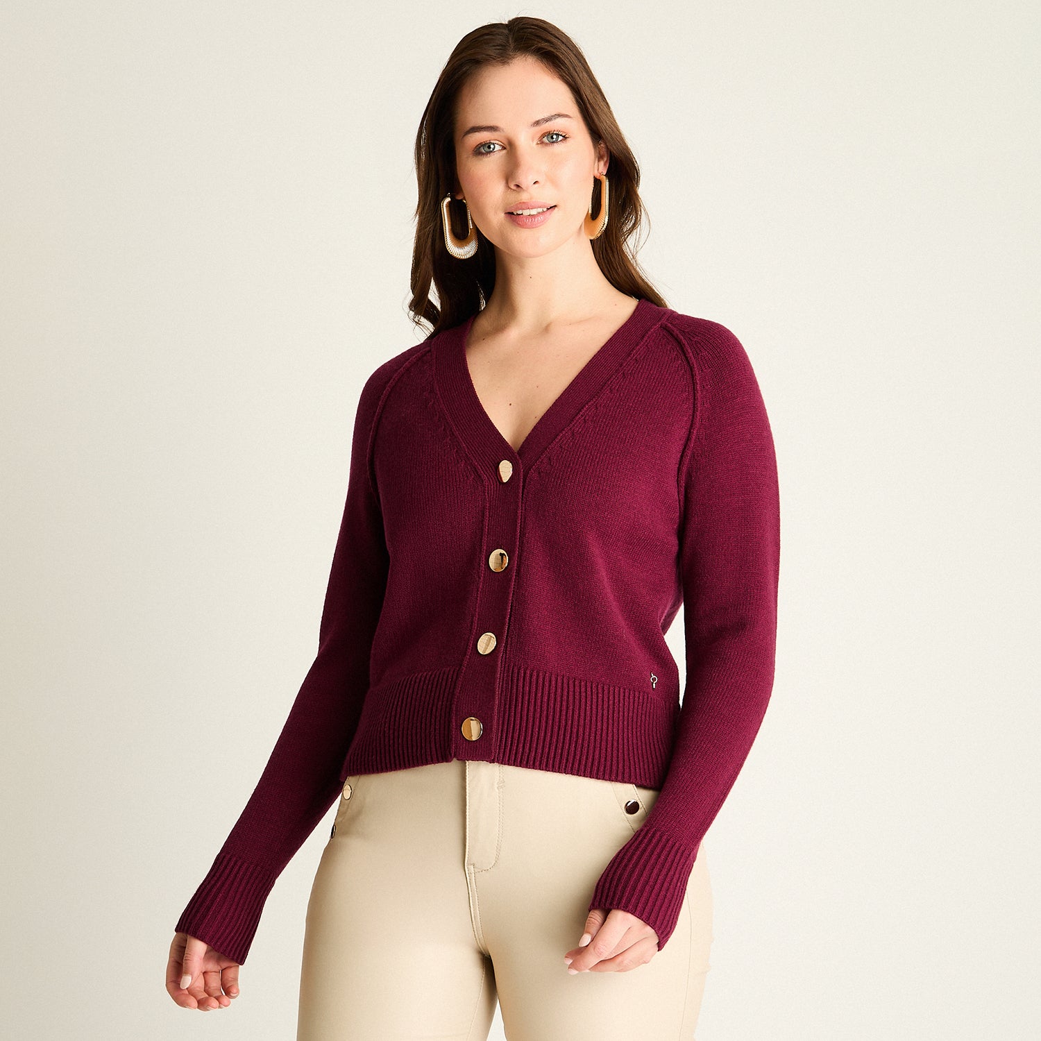 Cardigan Burdeo con Botones Dorados