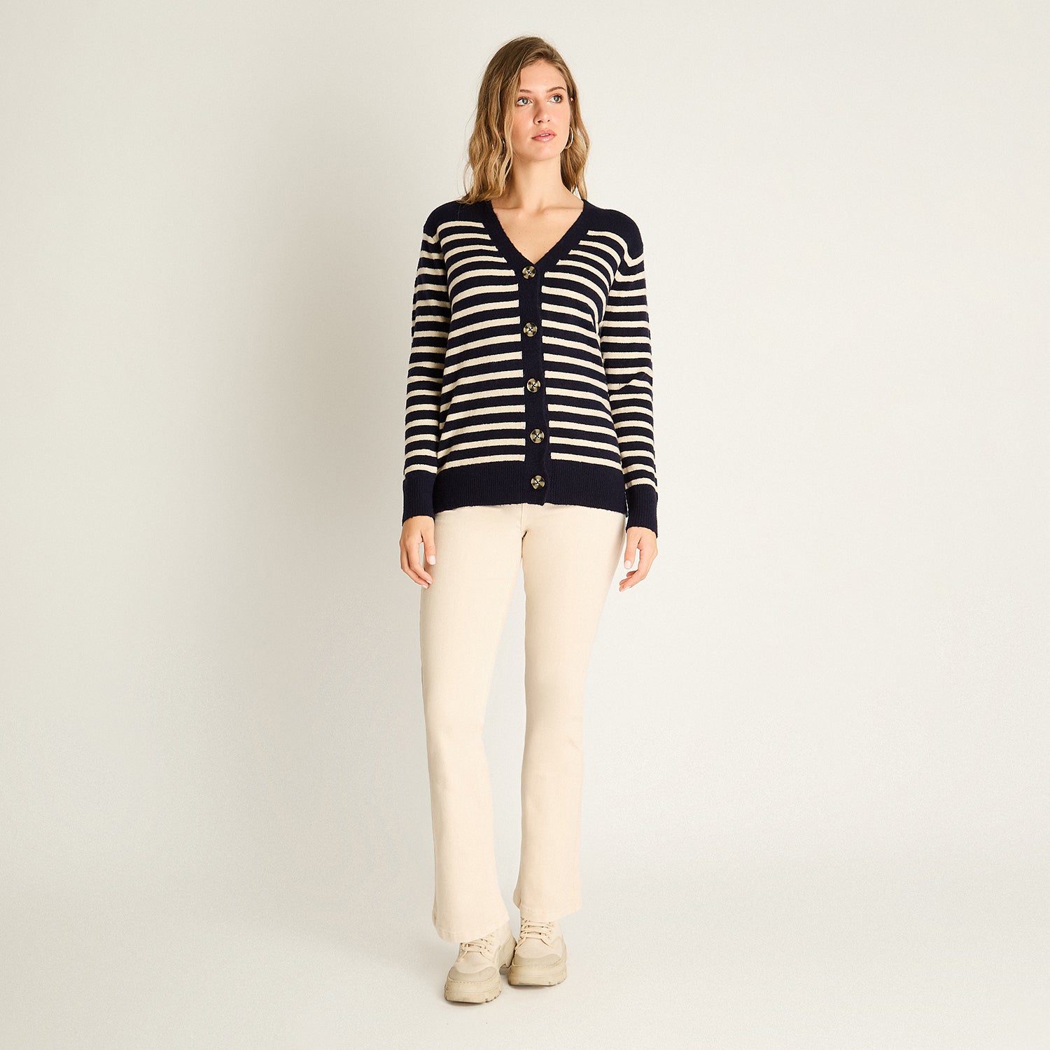 Cardigan Azul Manga Larga Elasticidad Media Sin Forro Calce Holgado