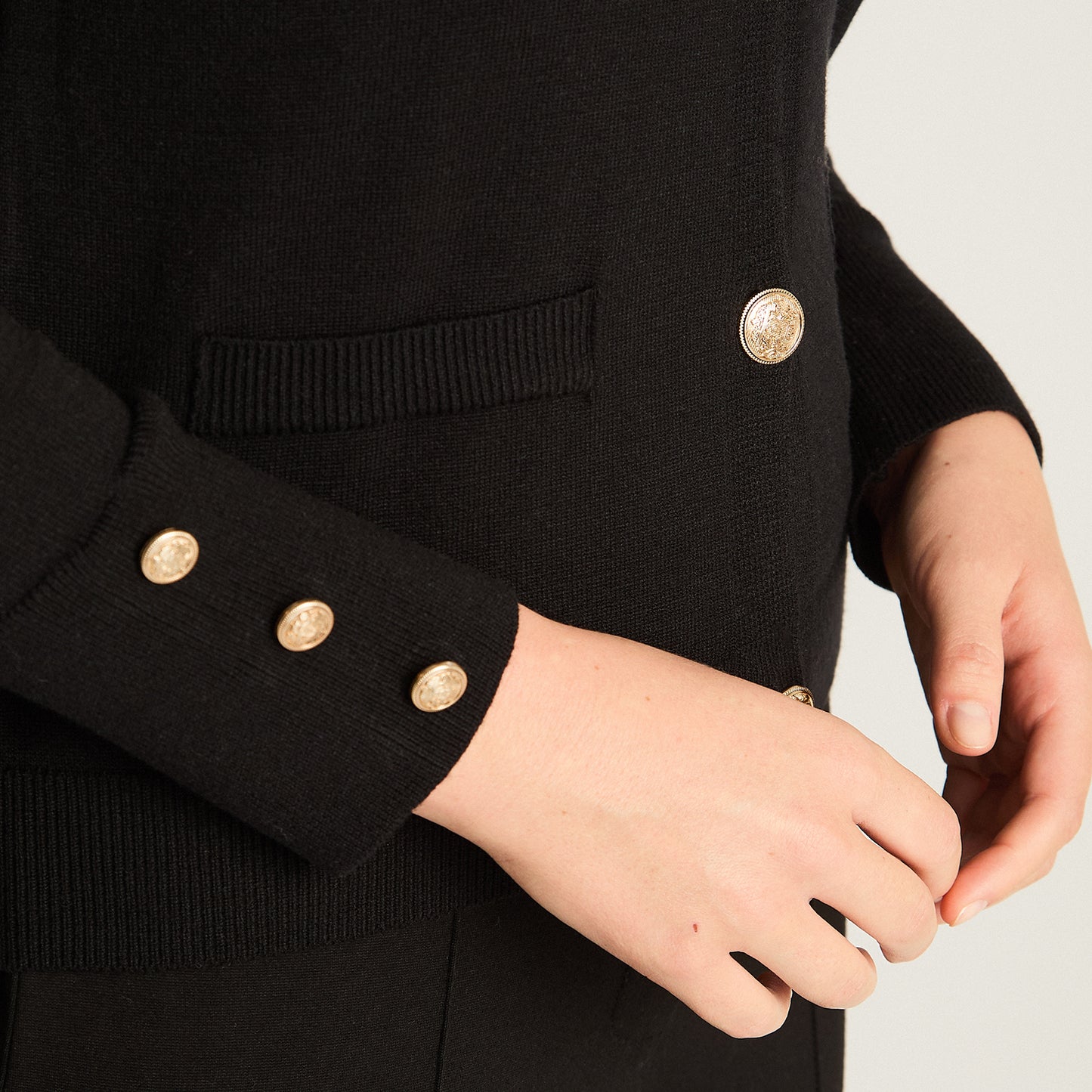 Cardigan Negro Manga Larga Elasticidad Media Sin Forro Calce Normal Tela Tejido