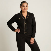 Cardigan Negro con AplicaciÃ³n de Cadena Dorada en modelo adulta