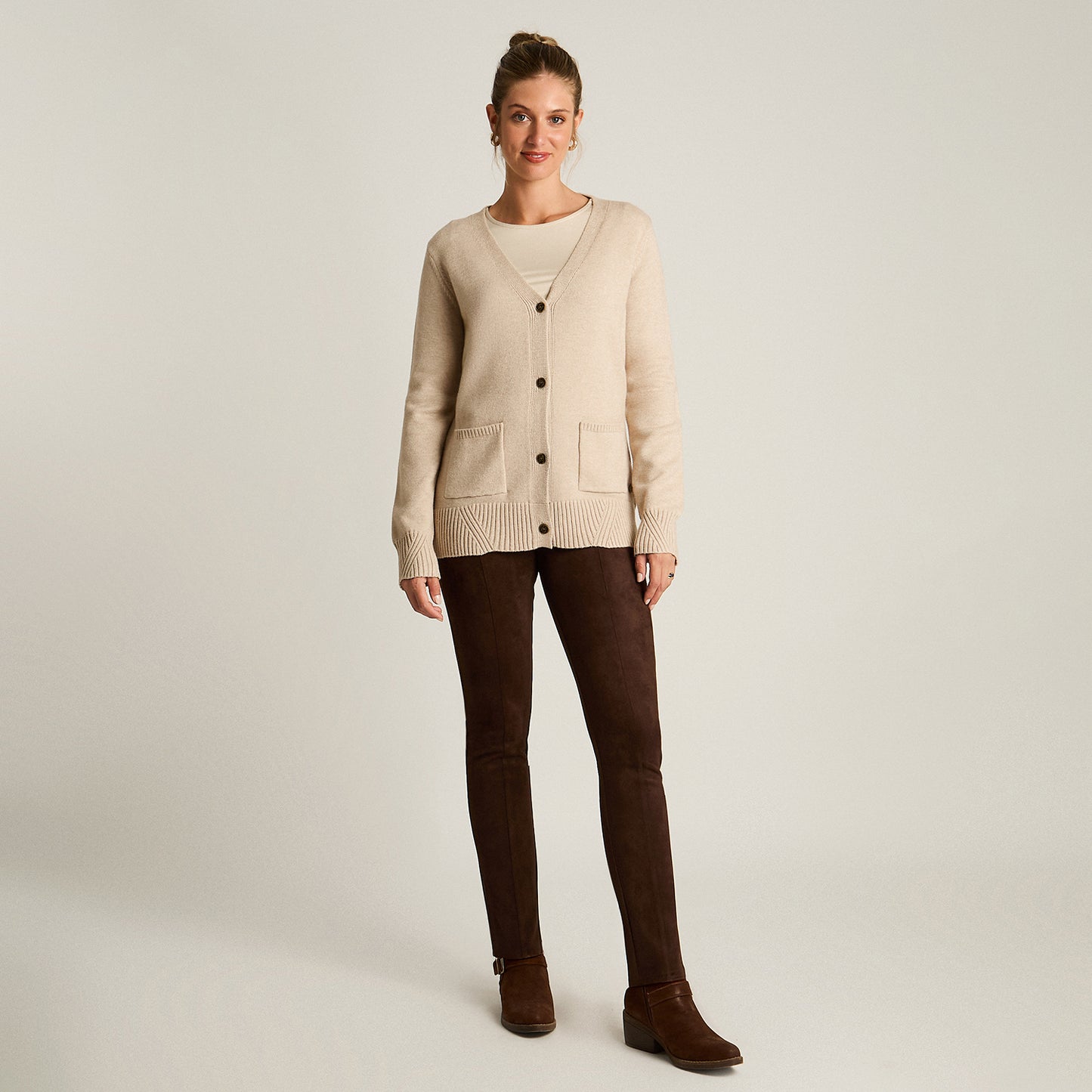 Cardigan Beige Manga Larga Elasticidad Media Sin Forro Calce Normal Tela Tejido