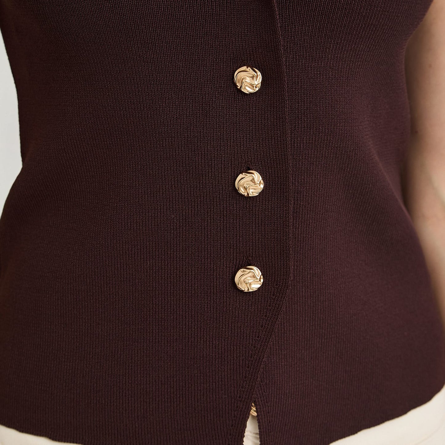 Cardigan sin Mangas Escote V Café