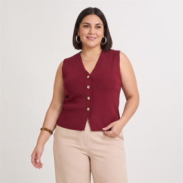 Cárdigan sin Mangas Escote V Rojo en modelo plus size