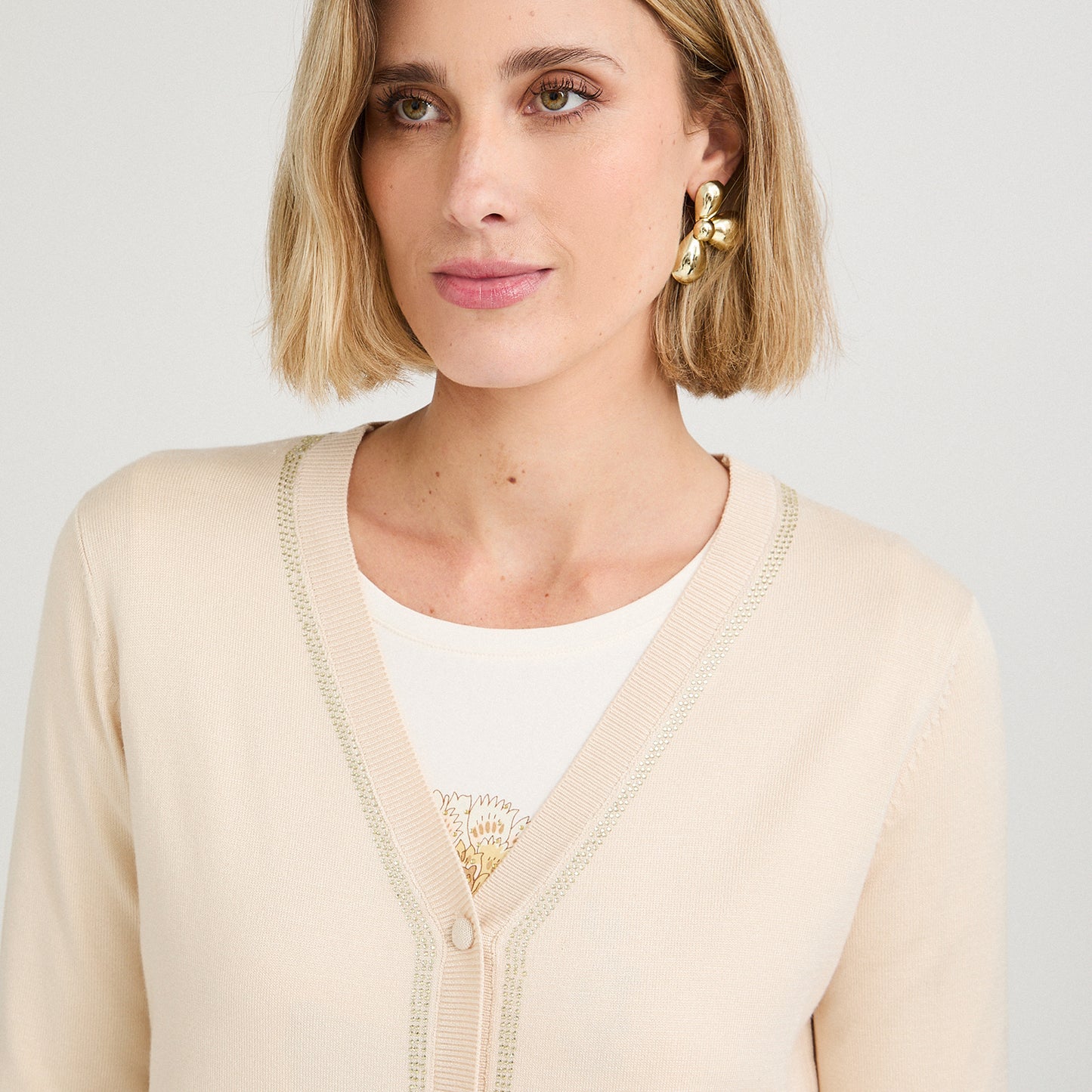 Cardigan con Aplicación de Strass Beige