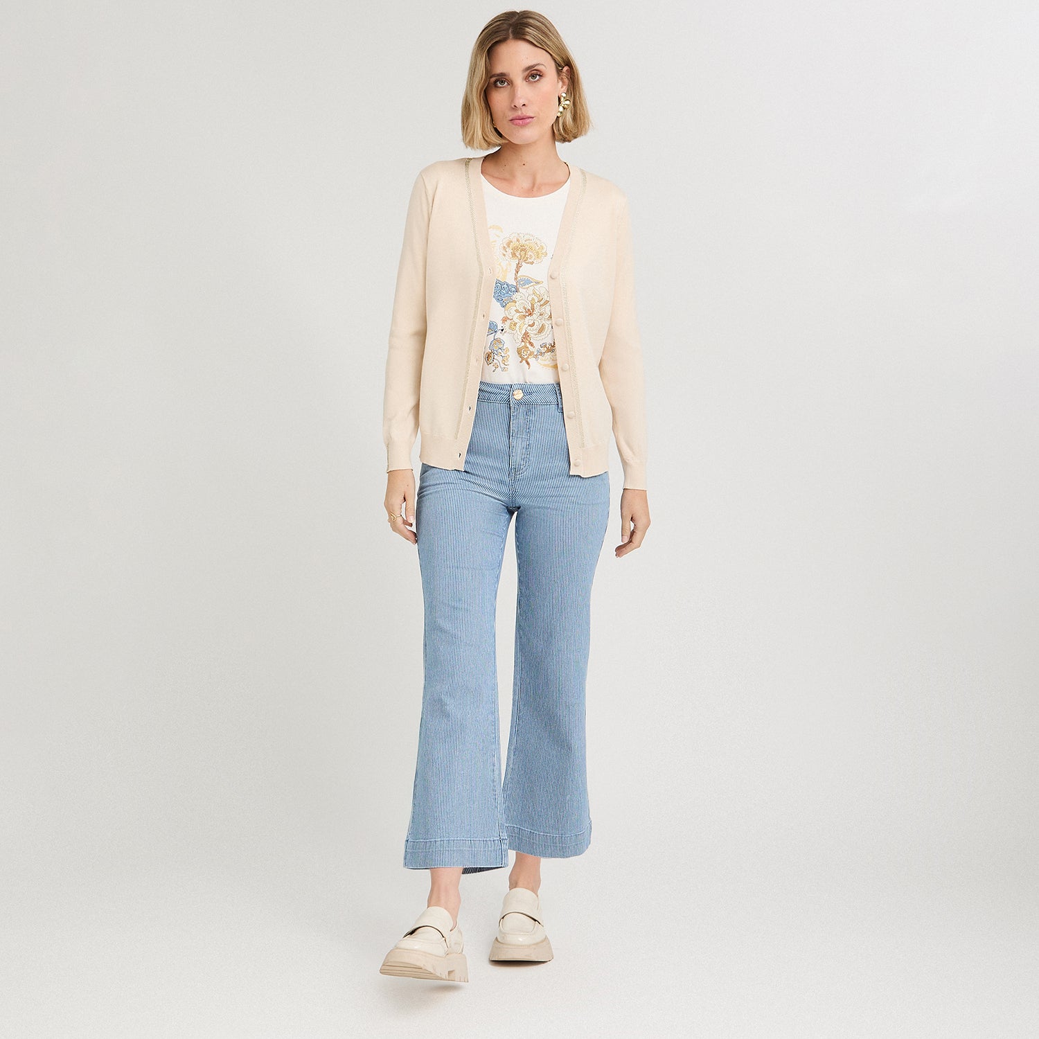 Cardigan con Aplicación de Strass Beige