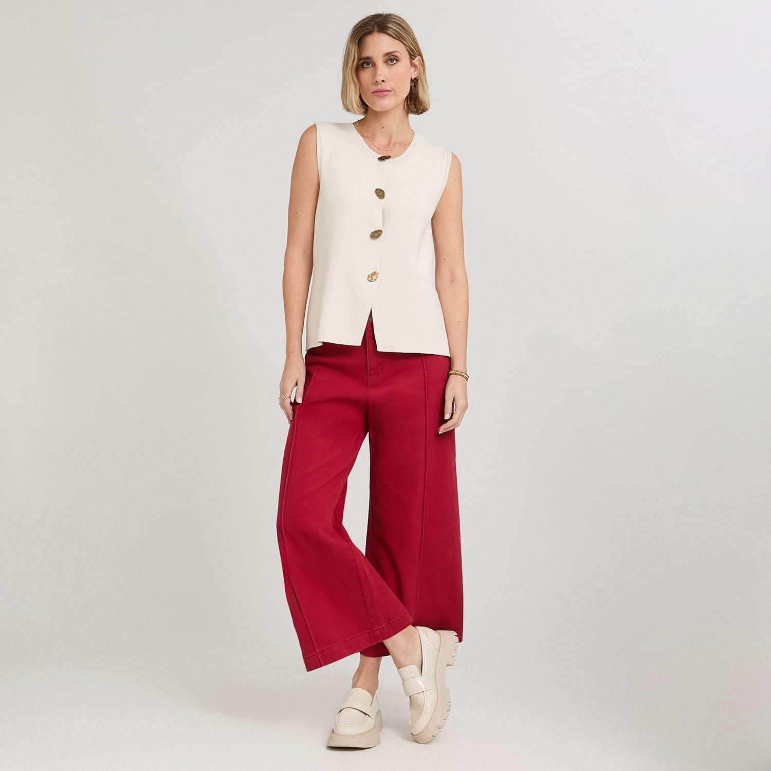 Cardigan sin Mangas con Botones Diseño Crudo