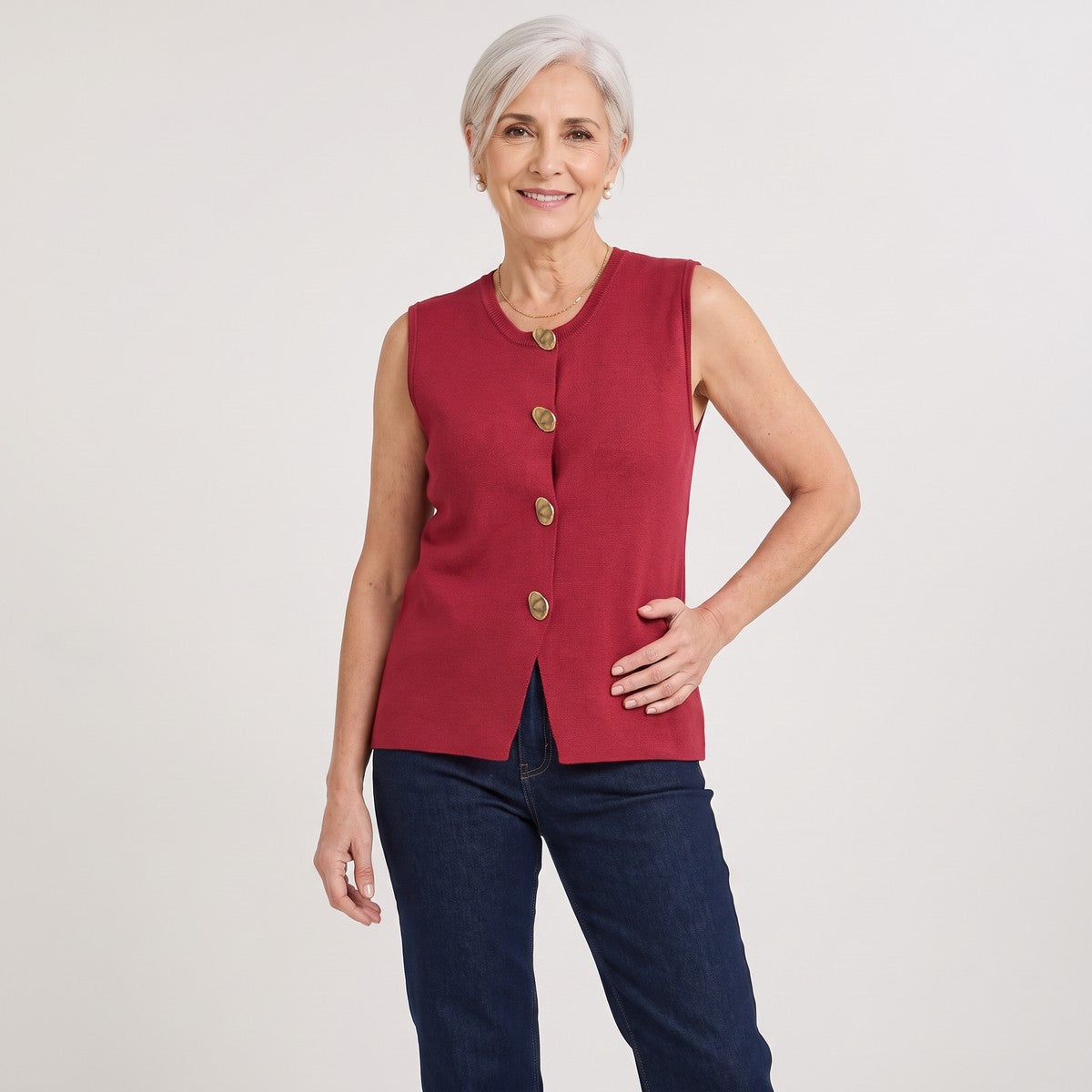 Cárdigan sin Mangas con Botones Diseño Rojo en modelo adulta