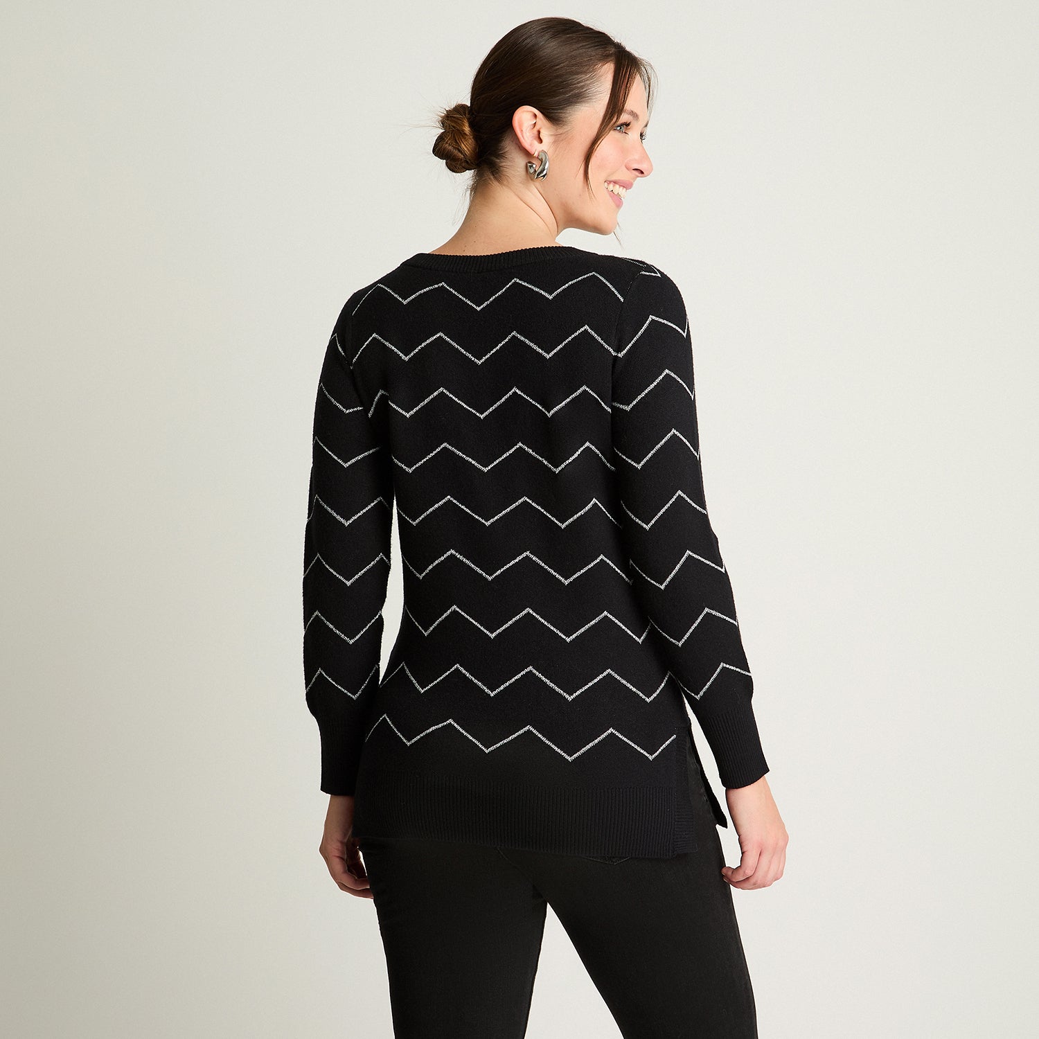 Sweater Escote Redondo Con Lineas Lurex Negro Lorenzo Di Pontti
