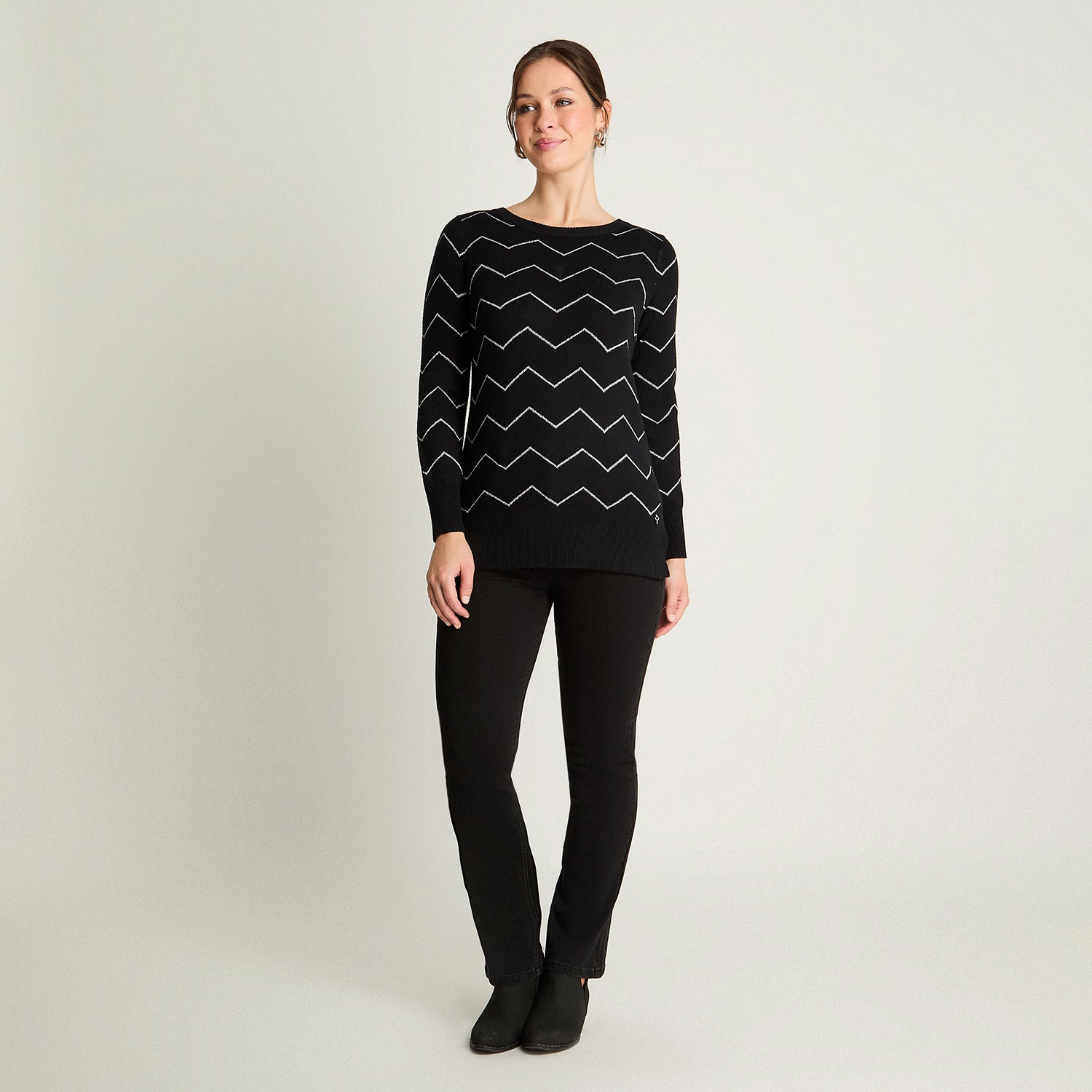 Sweater Escote Redondo Con Lineas Lurex Negro Lorenzo Di Pontti