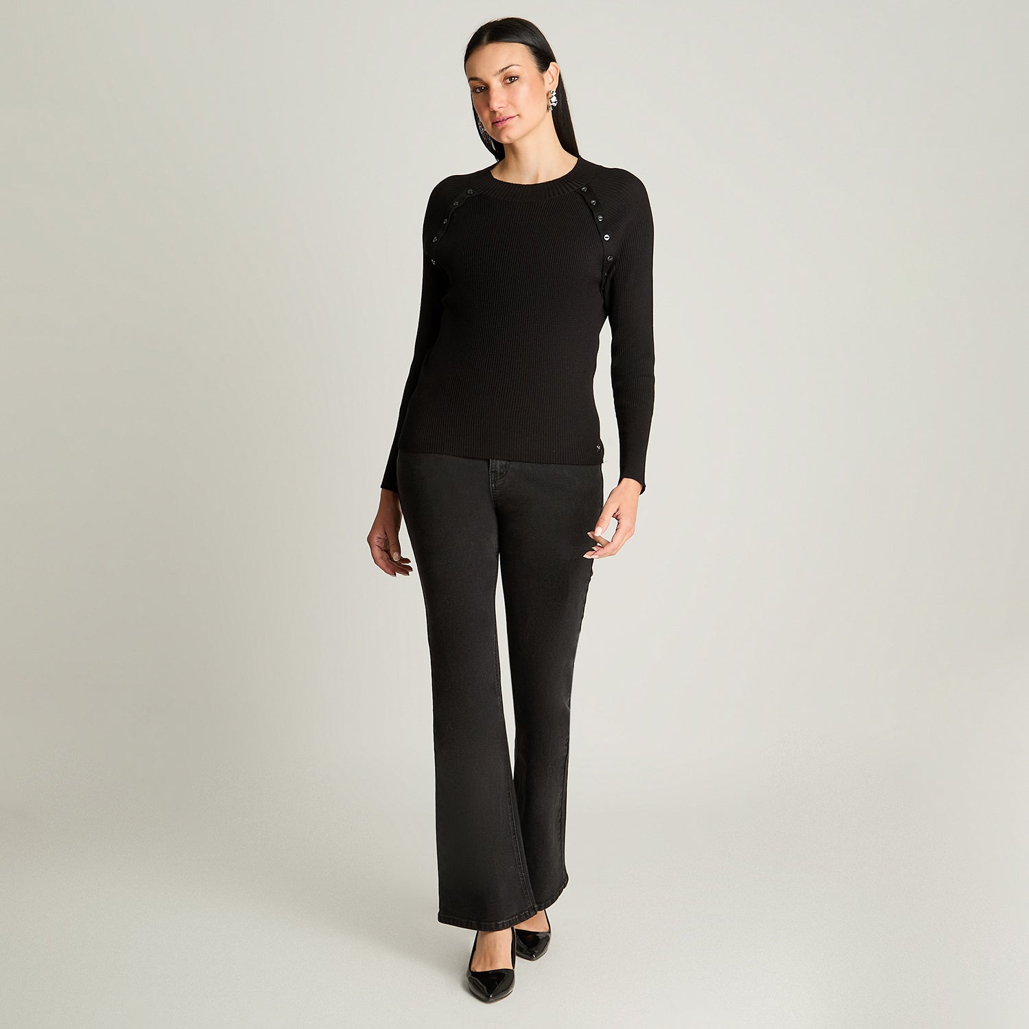 Sweater Escote Redondo Con Aplicación Negro Lorenzo Di Pontti