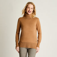 Sweater Manga Larga Cuello Alto Con Tachas Camel
