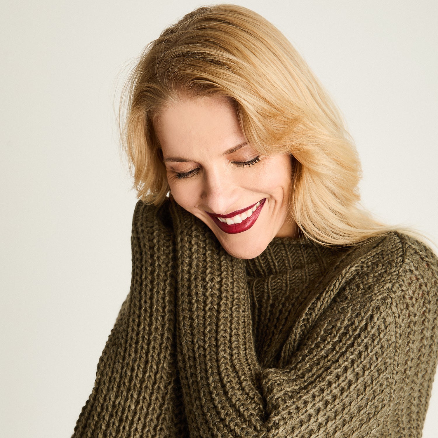 Sweater Con Diseño Trenzas, Cuello Tortuga Verde