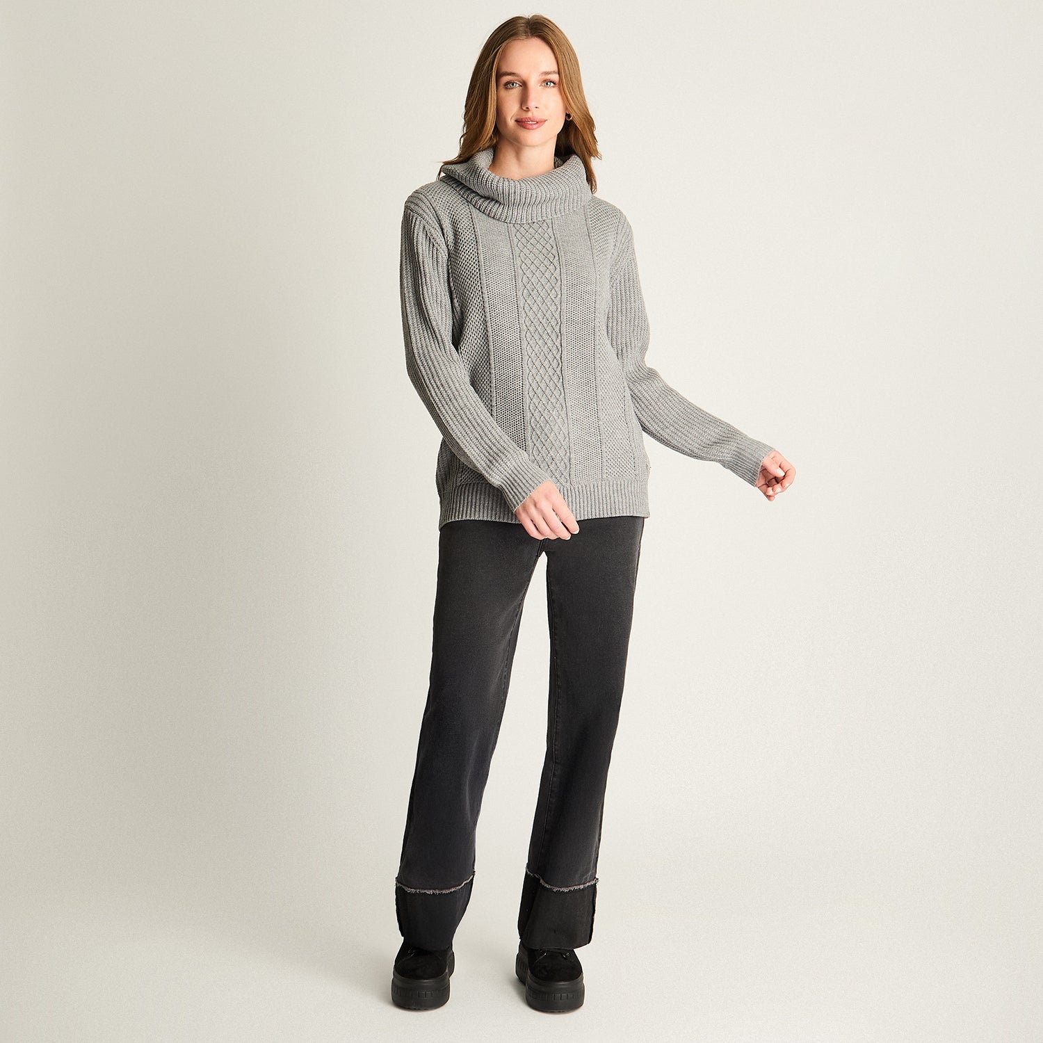 Sweater Cuello Bote Con Trenzado Gris