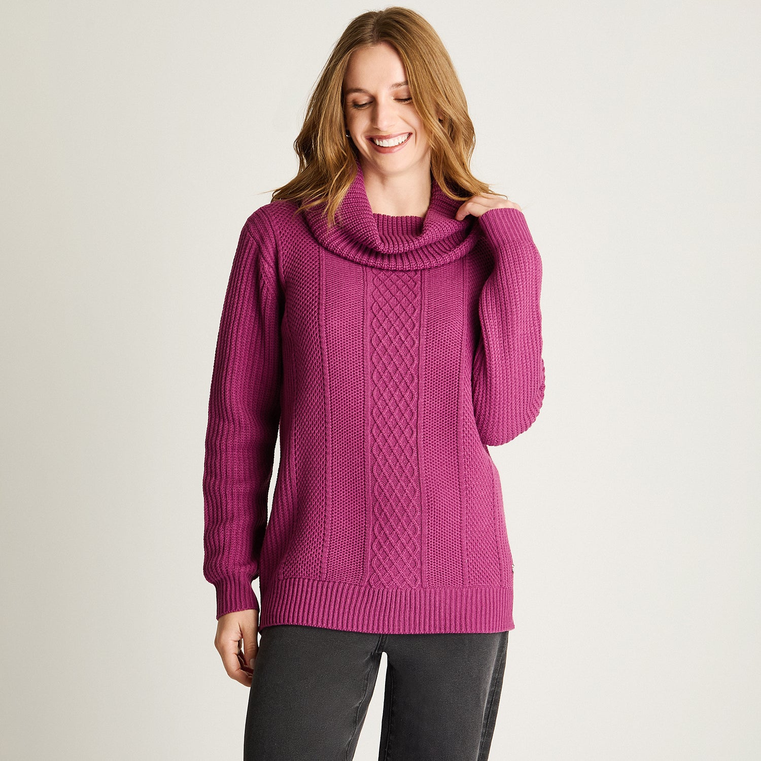 Sweater Cuello Bote Con Trenzado Magenta