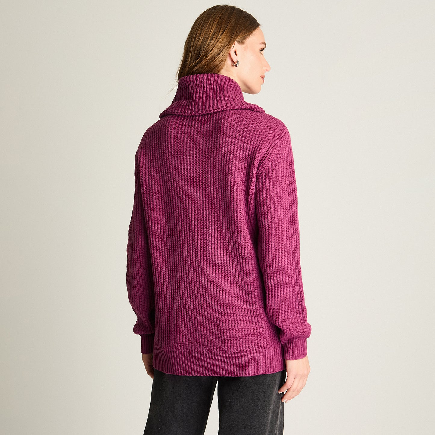 Sweater Cuello Bote Con Trenzado Magenta