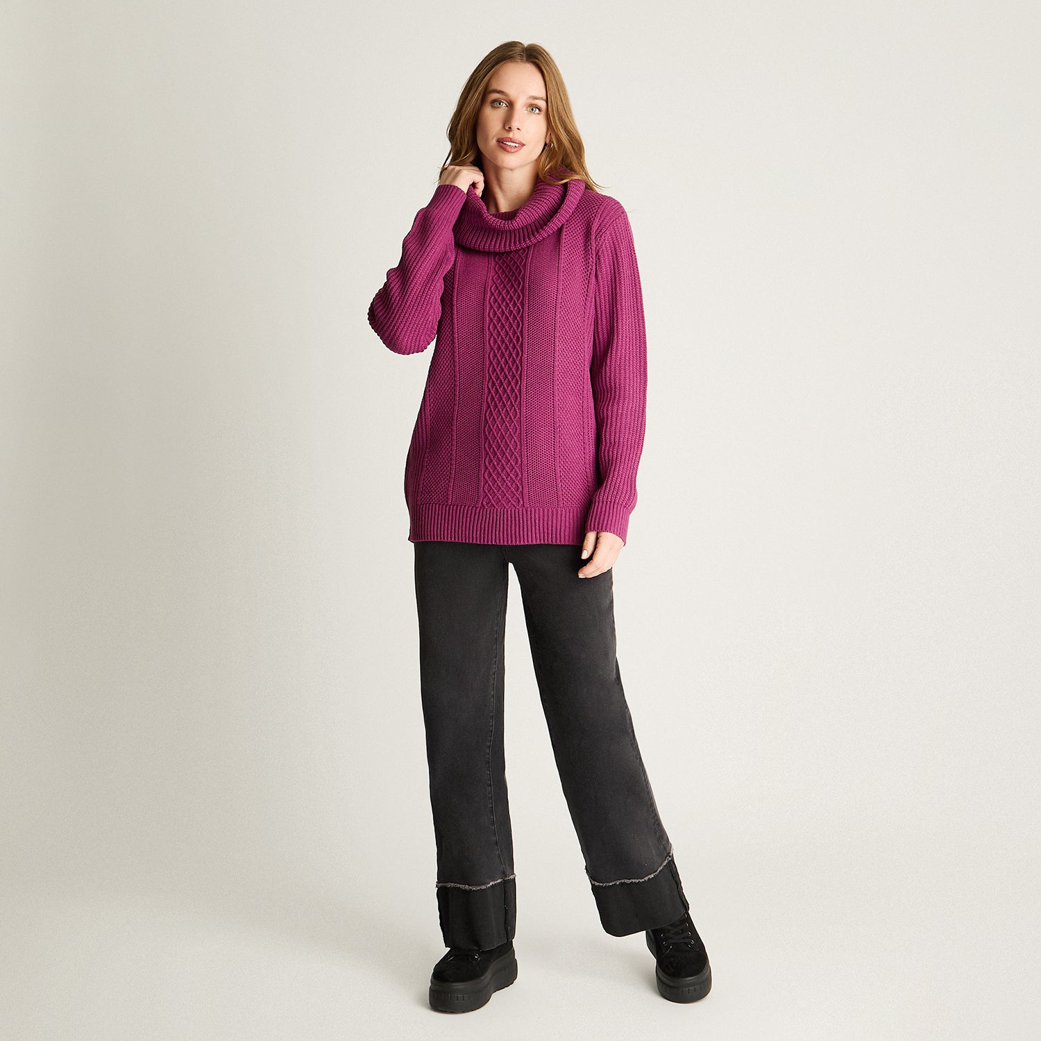 Sweater Cuello Bote Con Trenzado Magenta