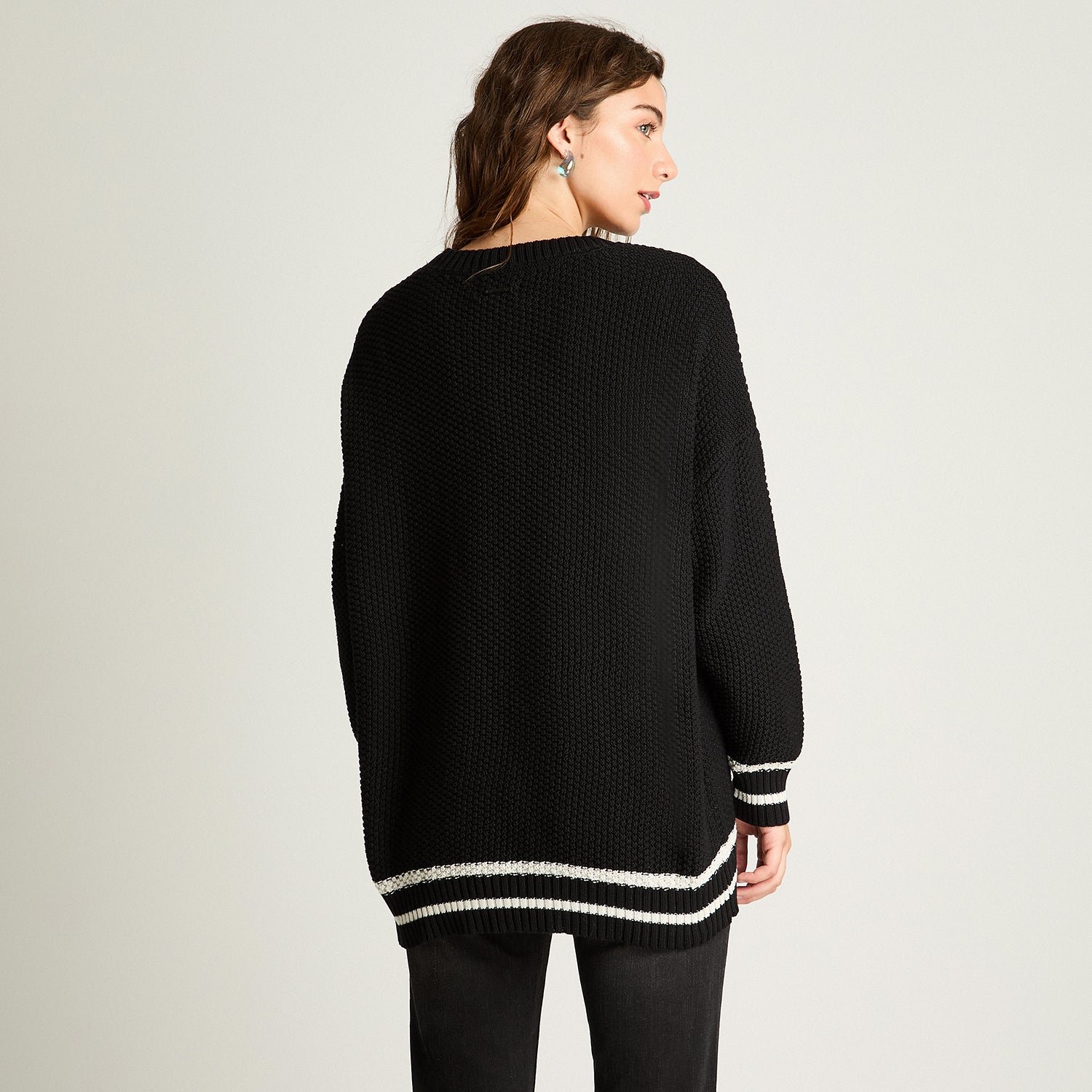 Sweater Manga Larga Oversize Frase Negro Acuarela