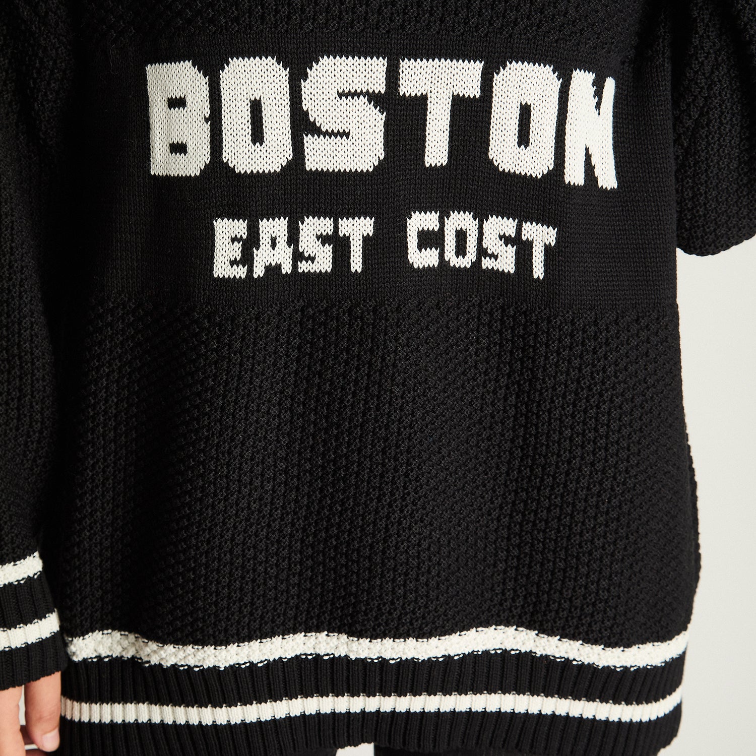 Sweater Manga Larga Oversize Frase Negro Acuarela