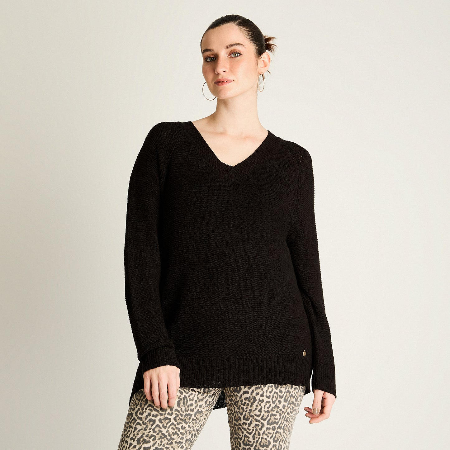 Sweater Negro Manga Larga Baja elasticidad Sin Forro Calce Normal