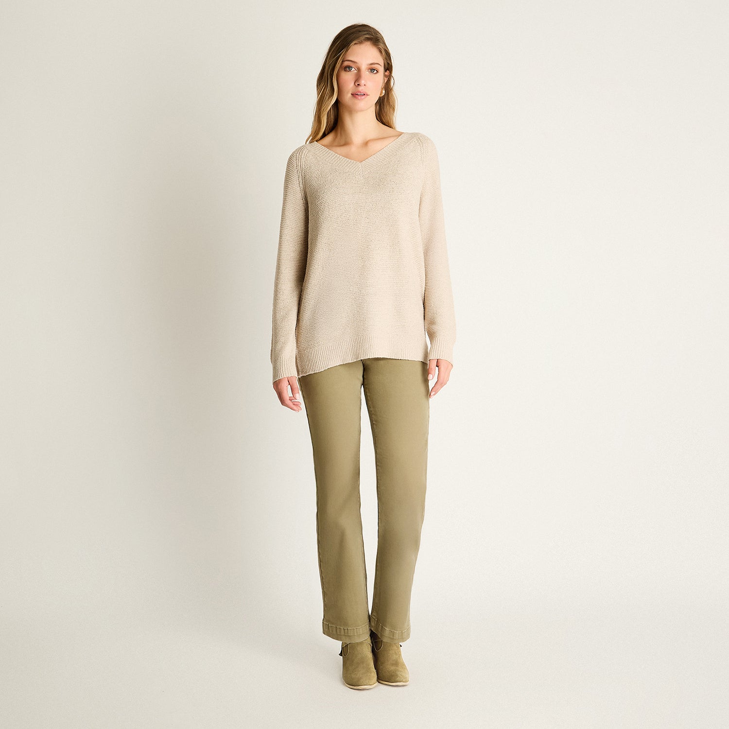 Sweater Beige Manga Larga Baja elasticidad Sin Forro Calce Normal