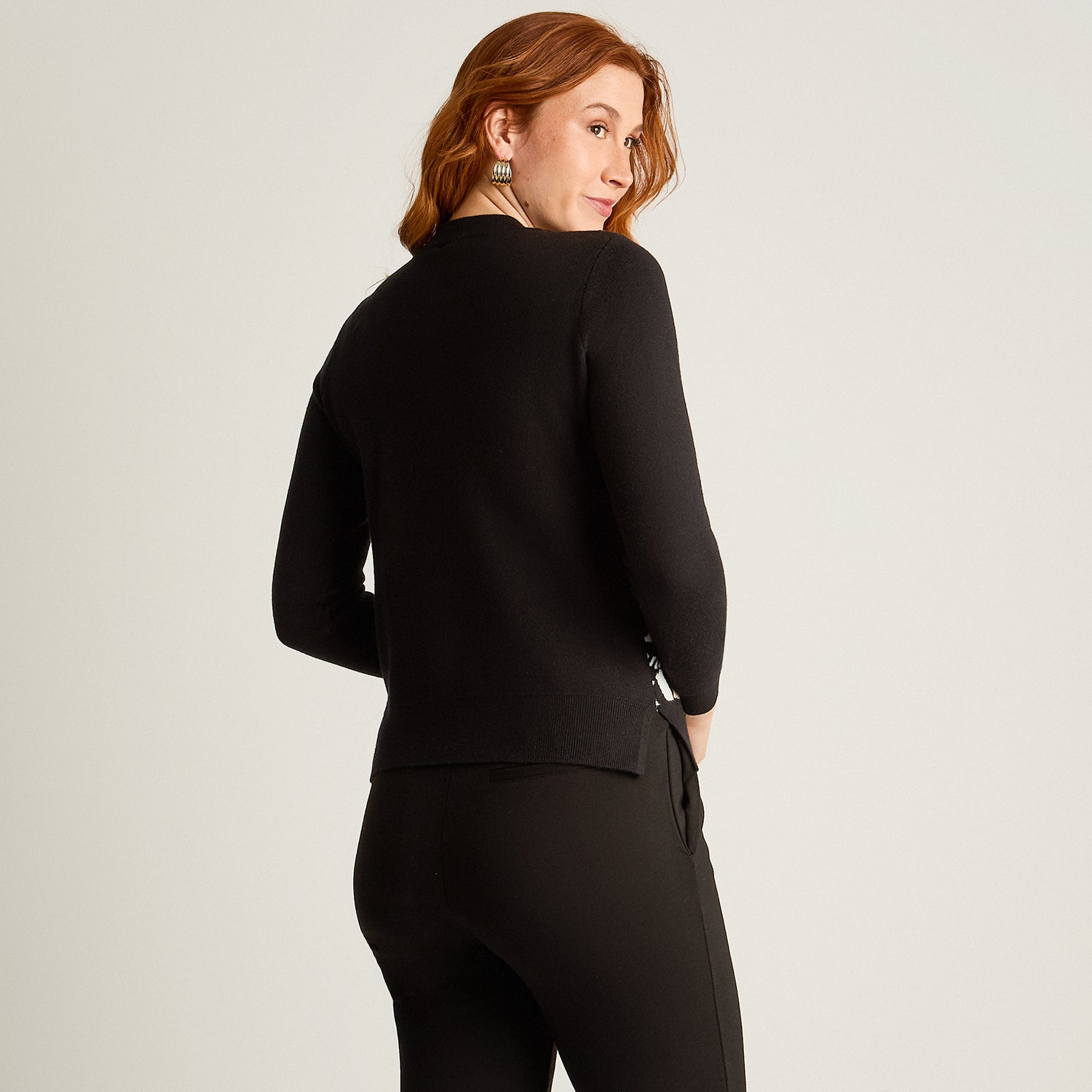 Sweater Negro Manga Larga Elasticidad Media Sin Forro Calce Normal Tela Tejido