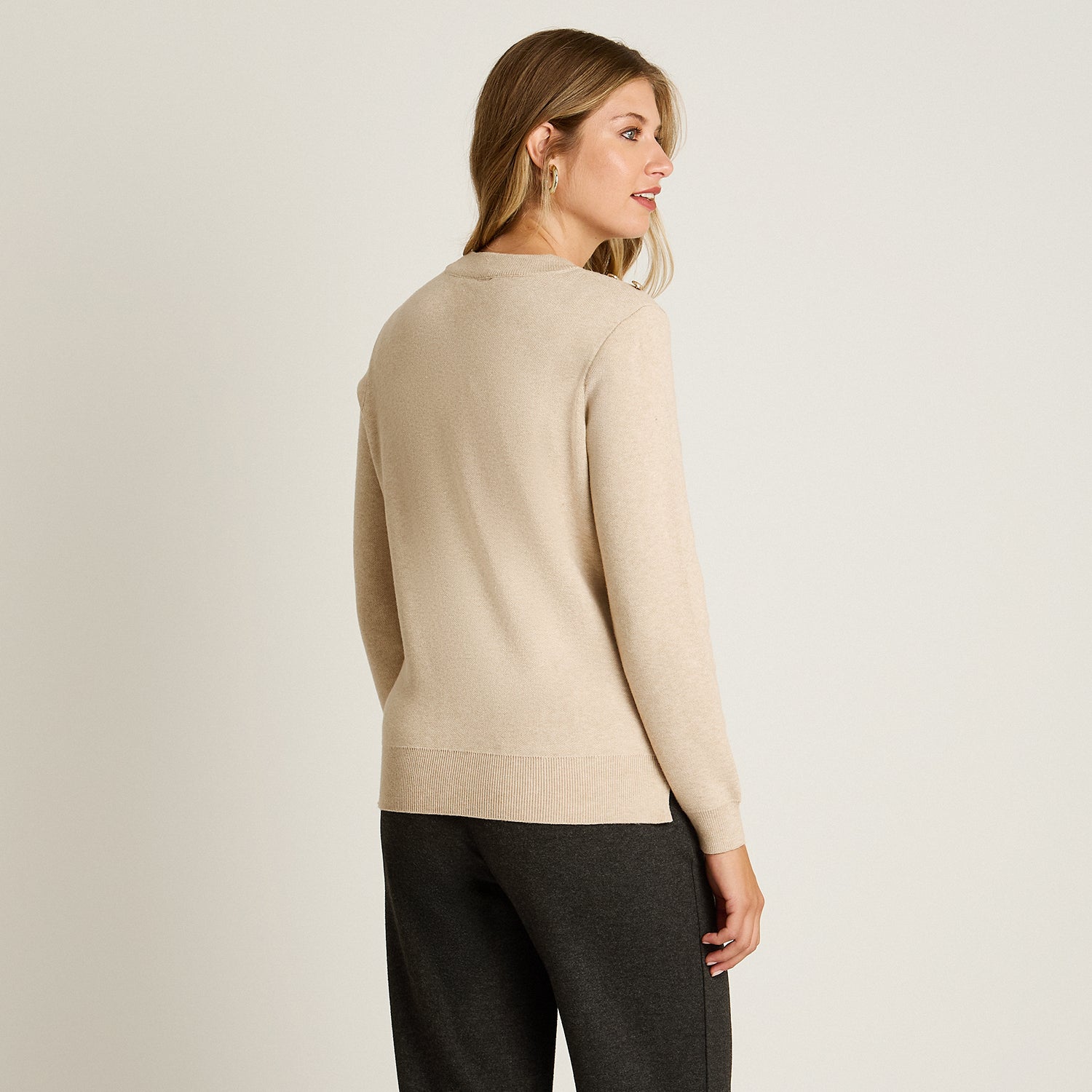 Sweater Beige Manga Larga Elasticidad Media Sin Forro Calce Normal Tela Tejido