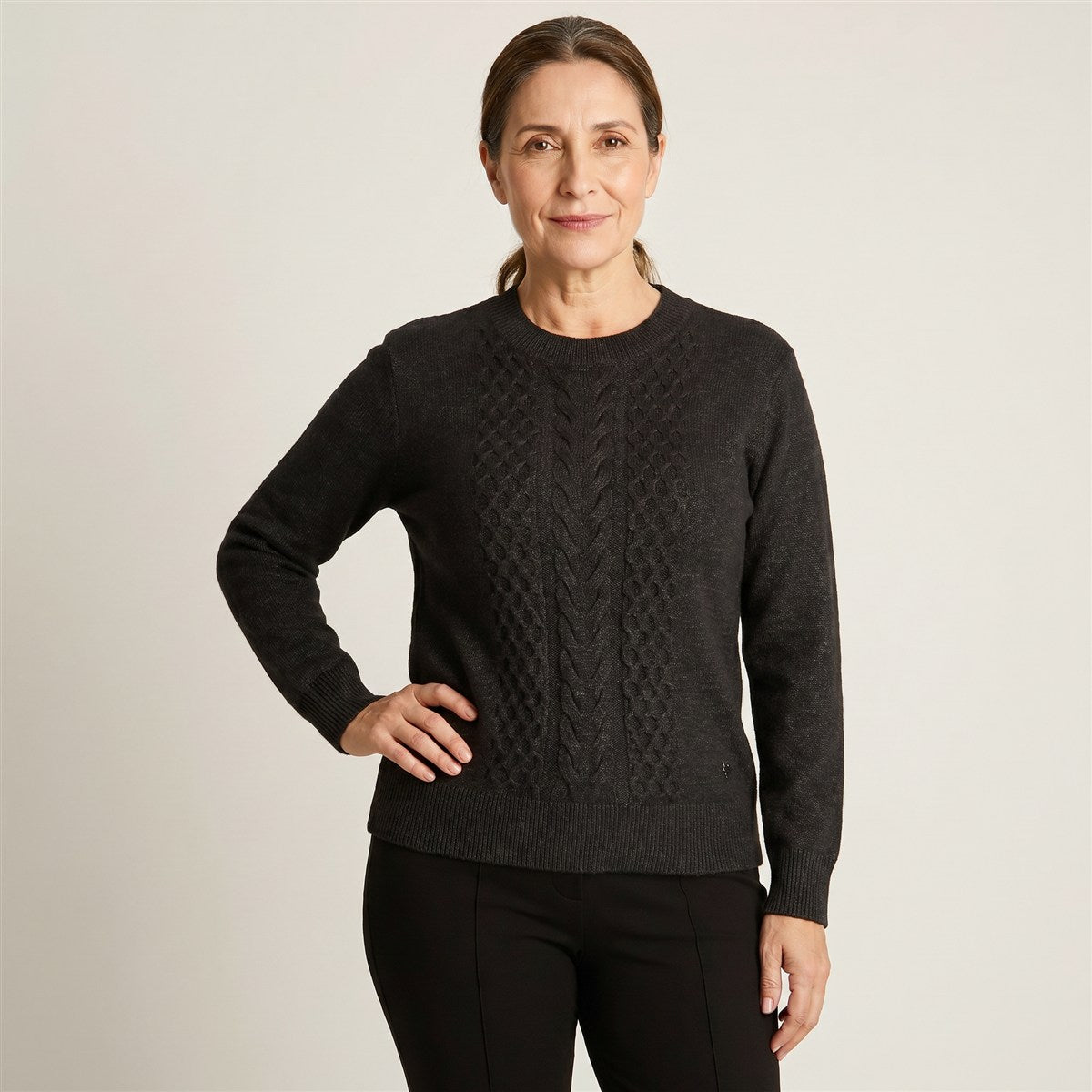 Sweater Marengo con Trenzado en Relieve en Tejido en modelo adulta