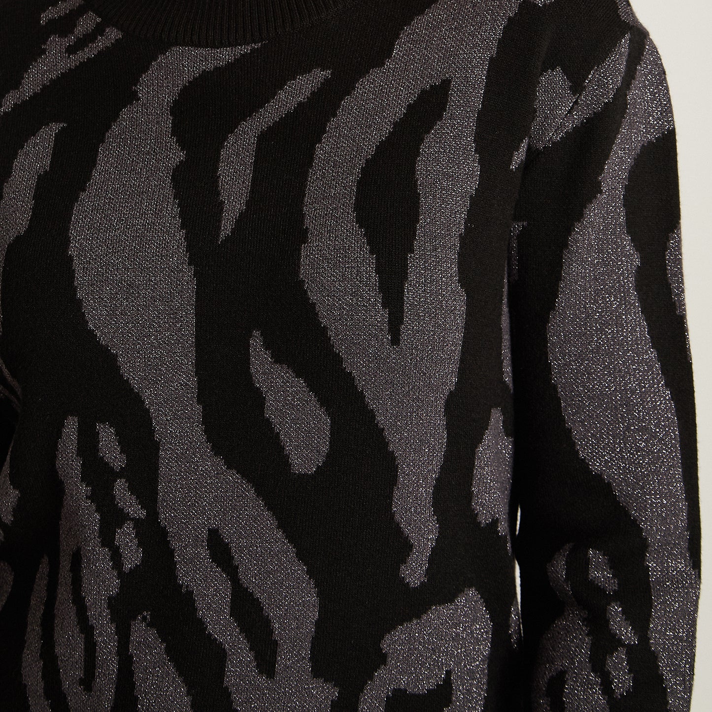 Sweater Negro Manga Larga Elasticidad Media Sin Forro Calce Normal Tela Tejido