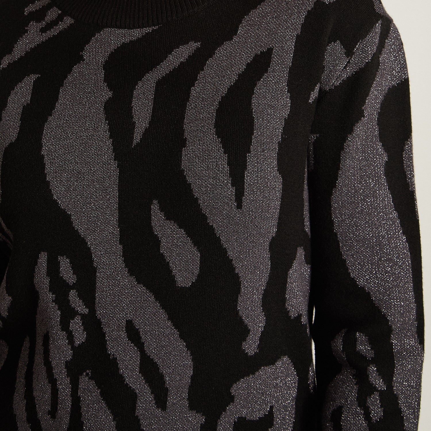 Sweater Negro Manga Larga Elasticidad Media Sin Forro Calce Normal Tela Tejido