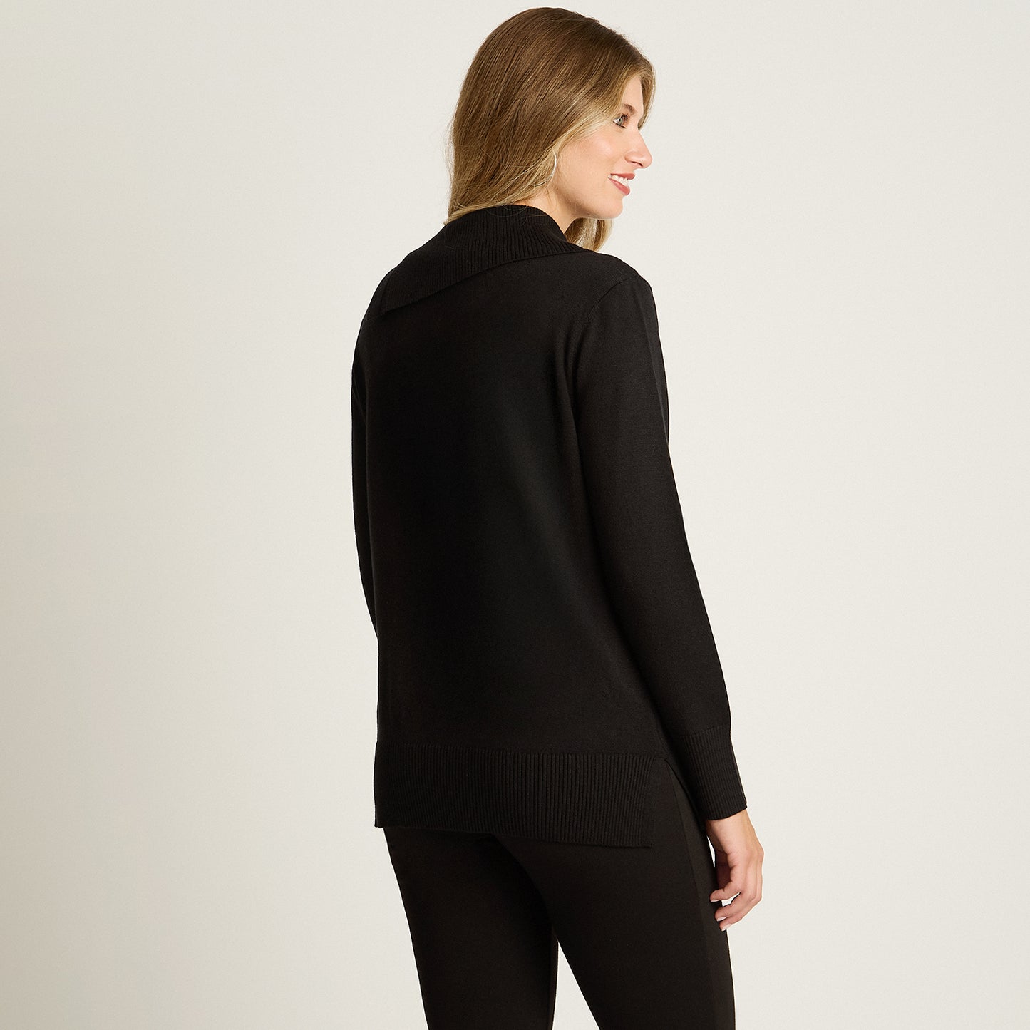Sweater Negro Manga Larga Elasticidad Media Sin Forro Calce Normal Tela Tejido