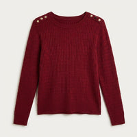 Sweater Rojo con Trenzado en Relieve y Botones Dorados en Hombro en plano