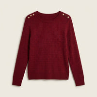Sweater Rojo con Trenzado en Relieve y Botones Dorados en Hombro en plano