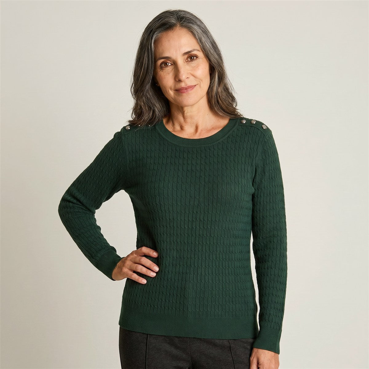 Sweater Verde con Trenzado en Relieve en modelo adulta
