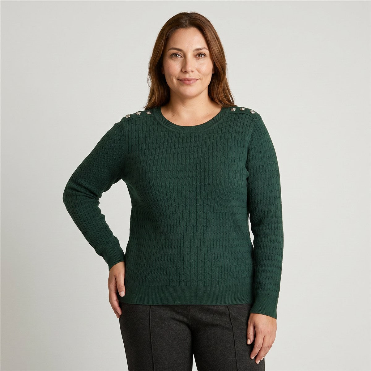 Sweater Verde con Trenzado en Relieve en modelo plus size