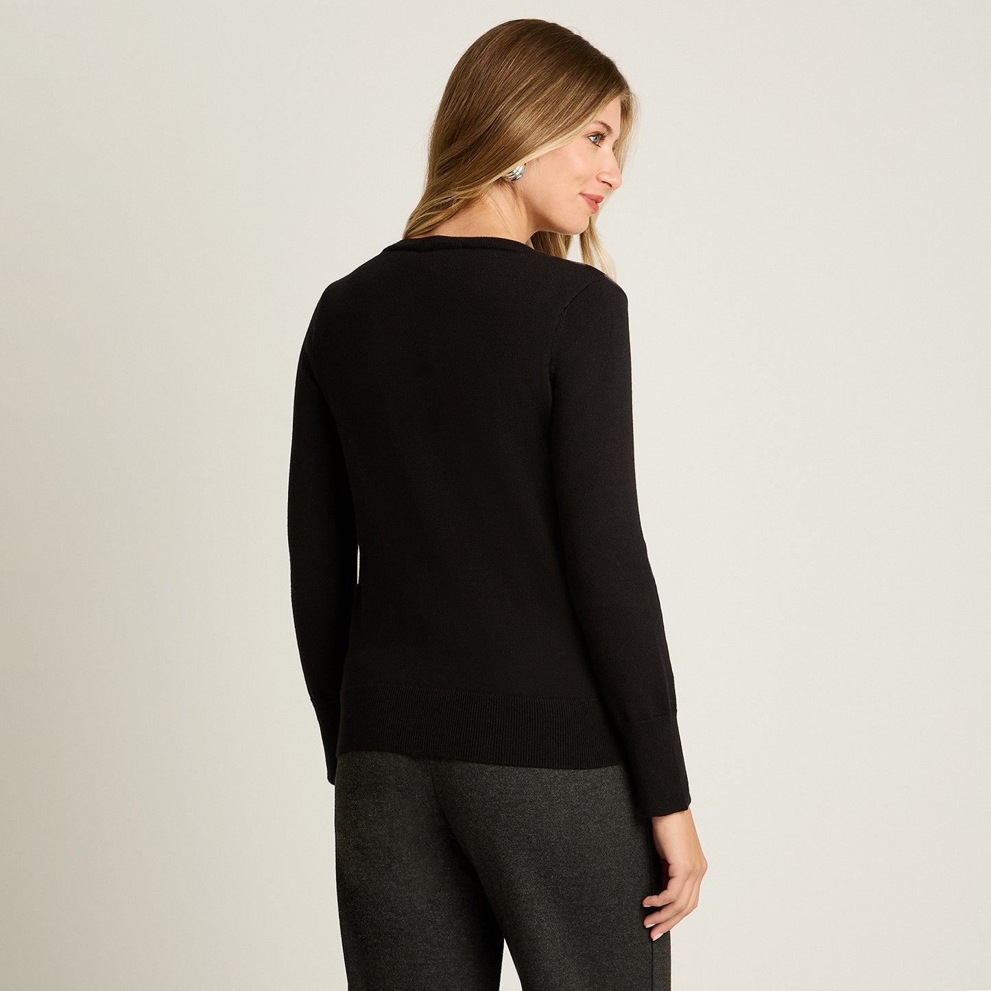 Sweater Negro Manga Larga Elasticidad Media Sin Forro Calce Normal Tela Tejido