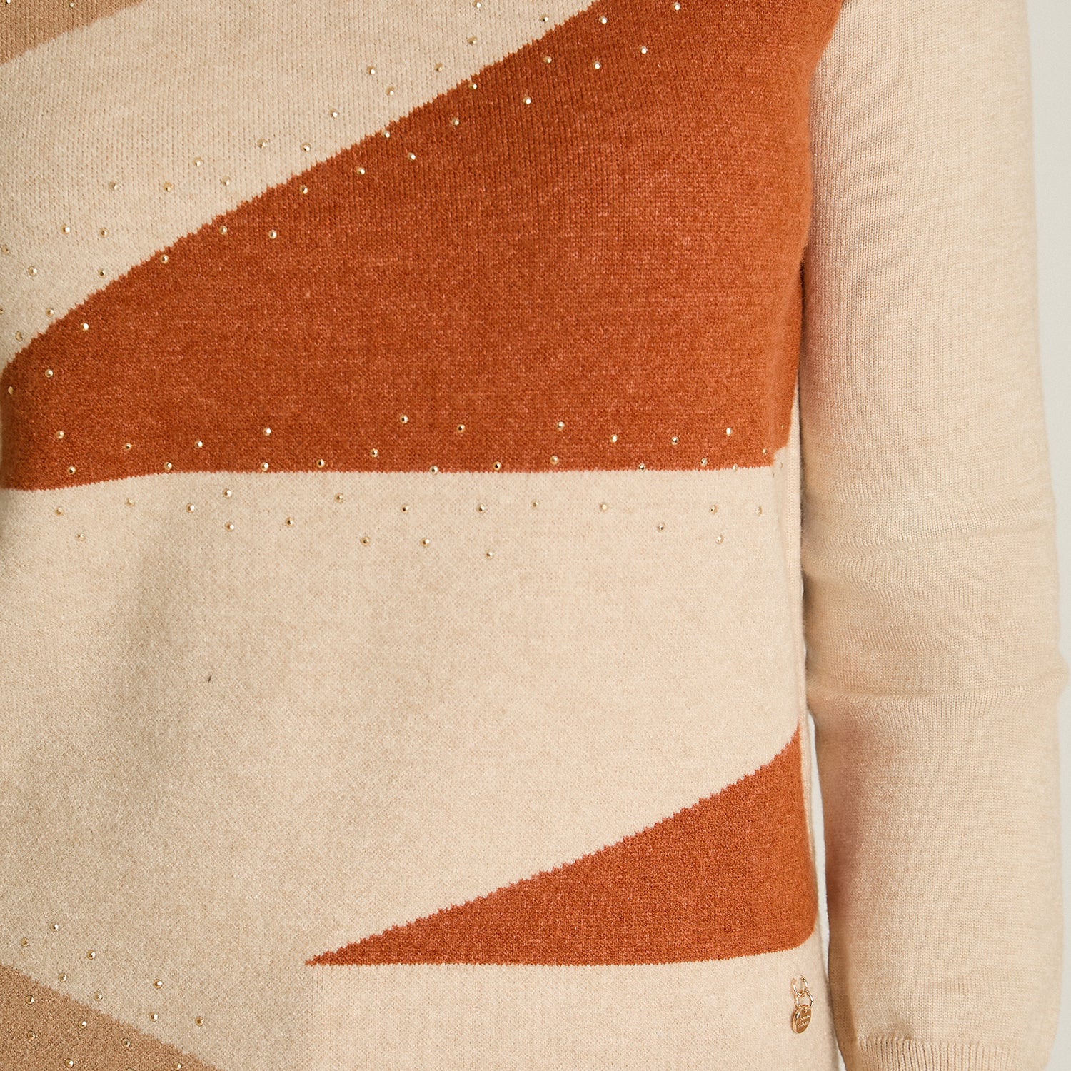Sweater Beige Manga Larga Elasticidad Media Sin Forro Calce Normal Tela Tejido