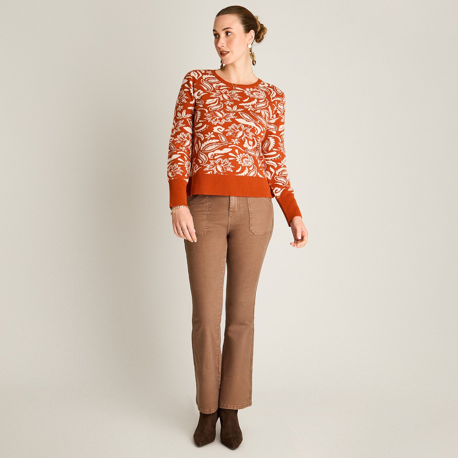 Sweater Terracota Manga Larga Elasticidad Baja Sin Forro Calce Holgado Tela Tejido