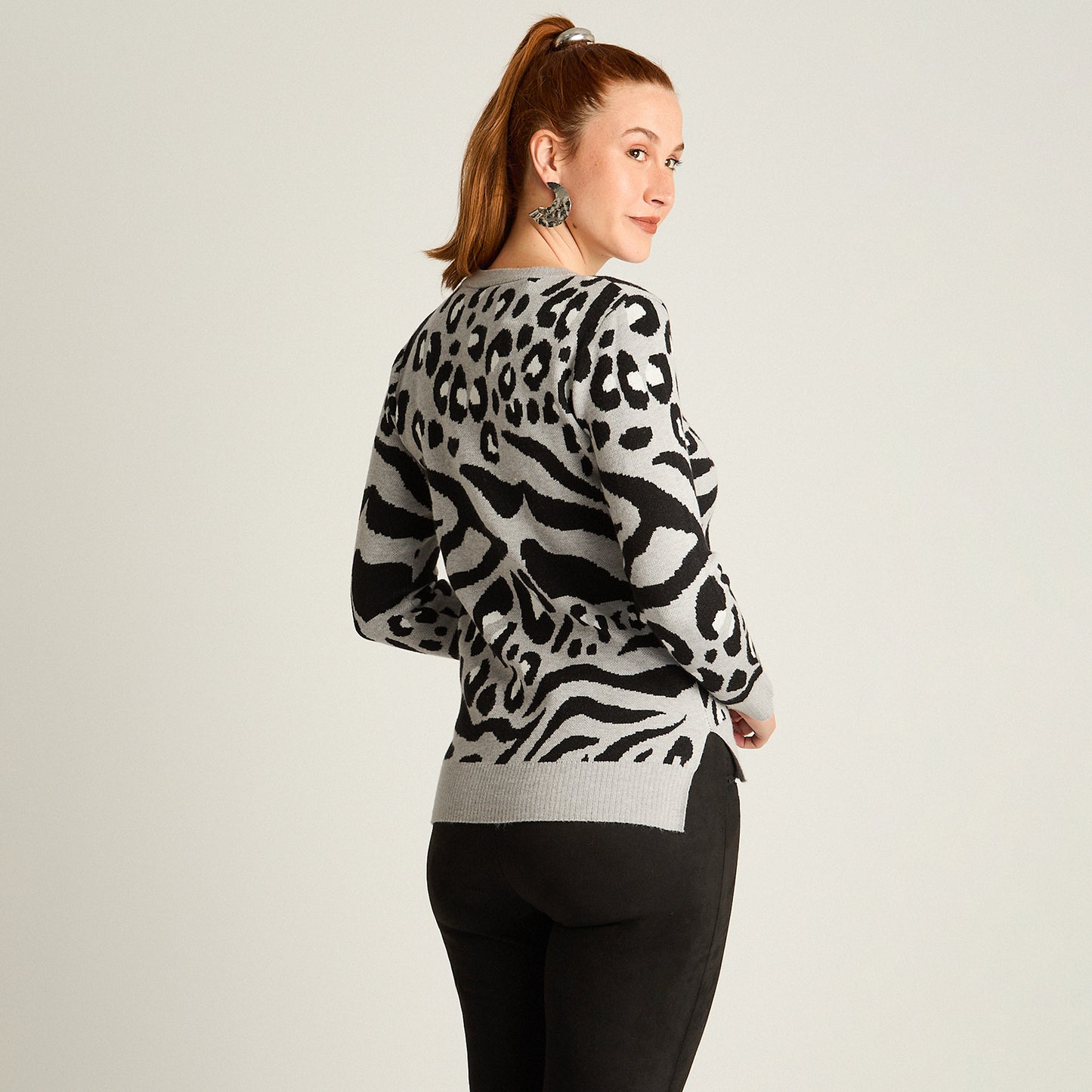 Sweater Negro Manga Larga Elasticidad Media Sin Forro Calce Normal Tela Tejido