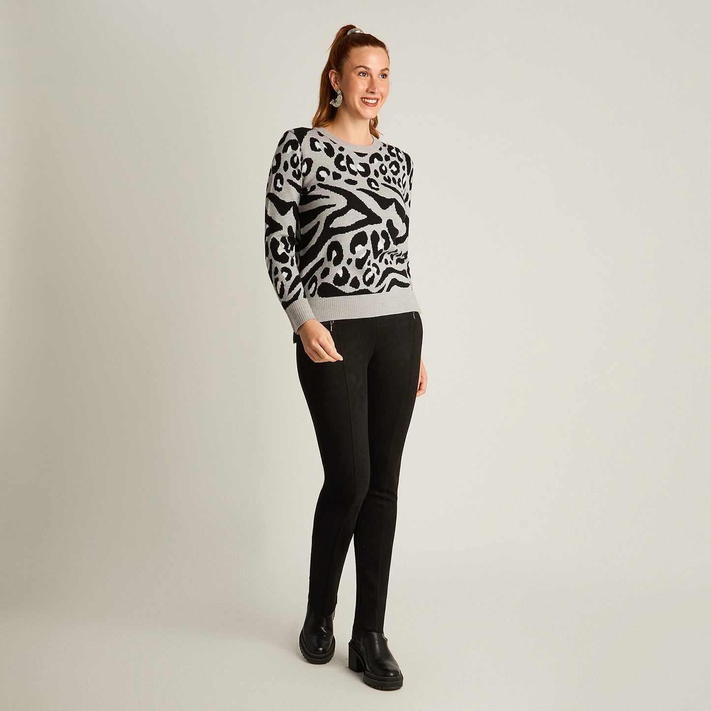 Sweater Negro Manga Larga Elasticidad Media Sin Forro Calce Normal Tela Tejido