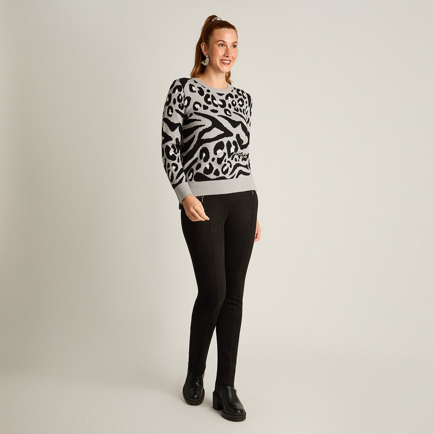 Sweater Negro Manga Larga Elasticidad Media Sin Forro Calce Normal Tela Tejido