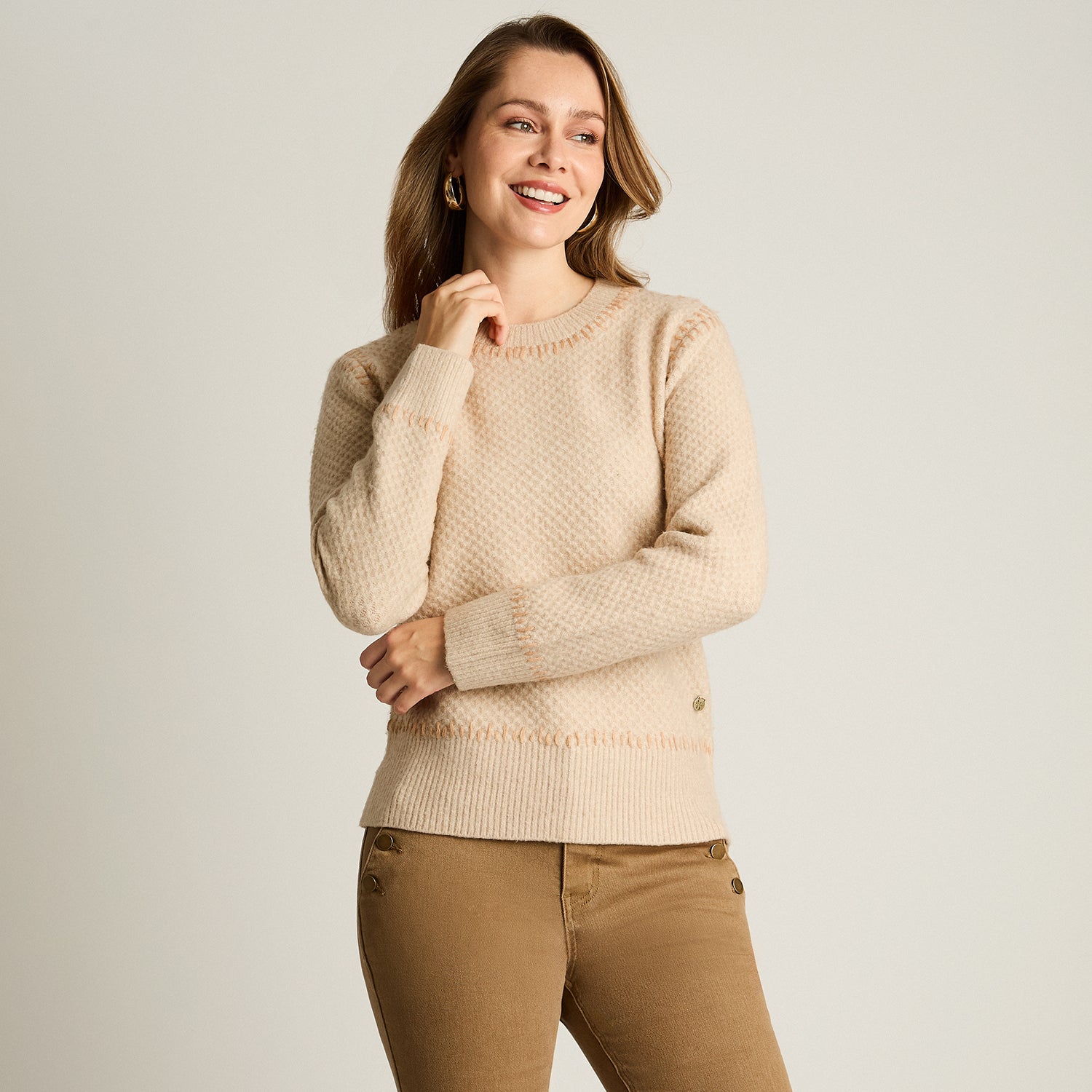 Sweater Beige Manga Larga Elasticidad Media Sin Forro Calce Normal Tela Tejido