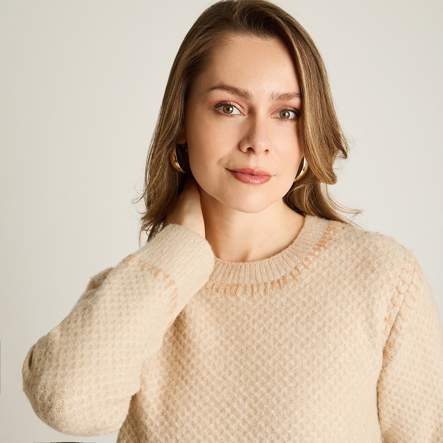 Sweater Beige Manga Larga Elasticidad Media Sin Forro Calce Normal Tela Tejido