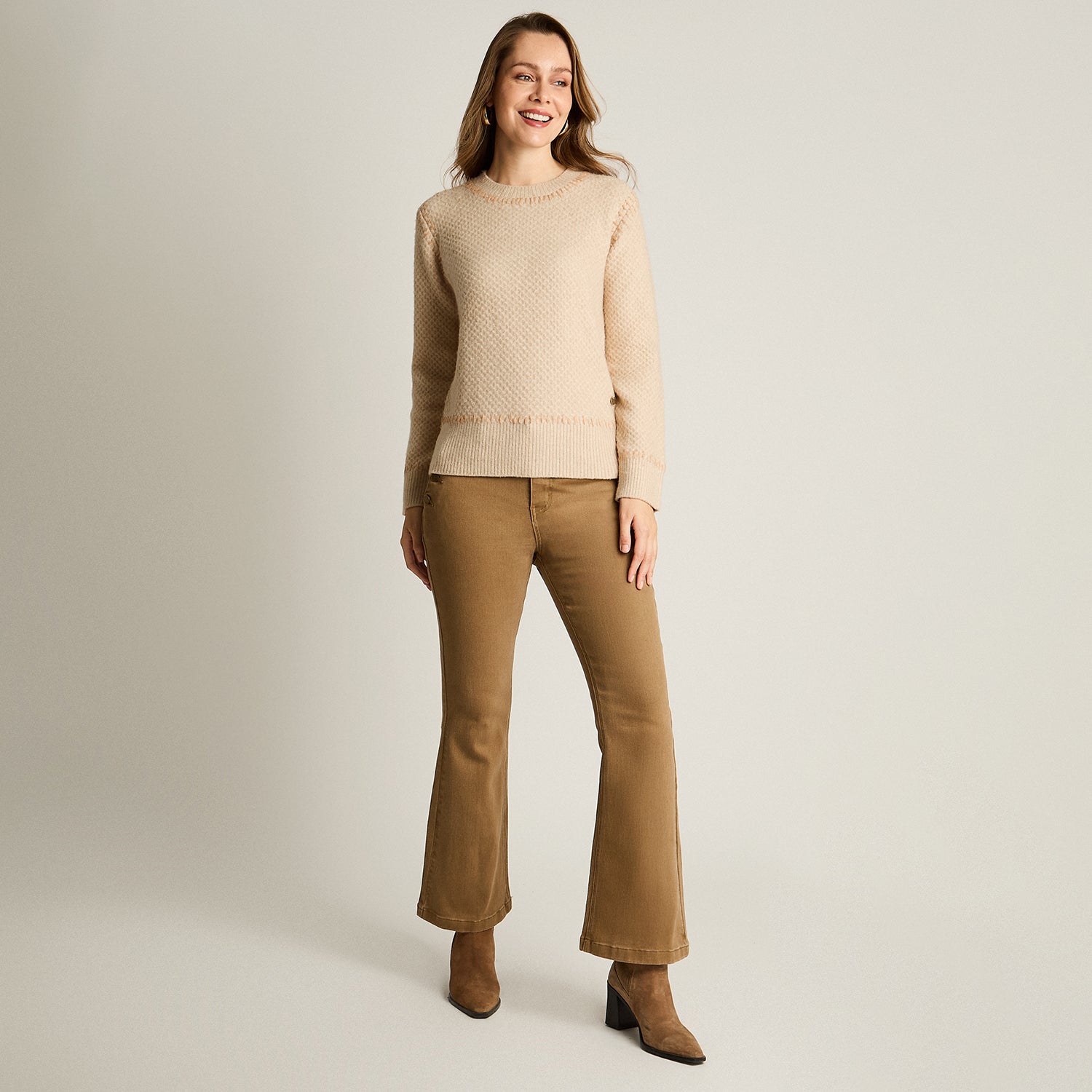 Sweater Beige Manga Larga Elasticidad Media Sin Forro Calce Normal Tela Tejido