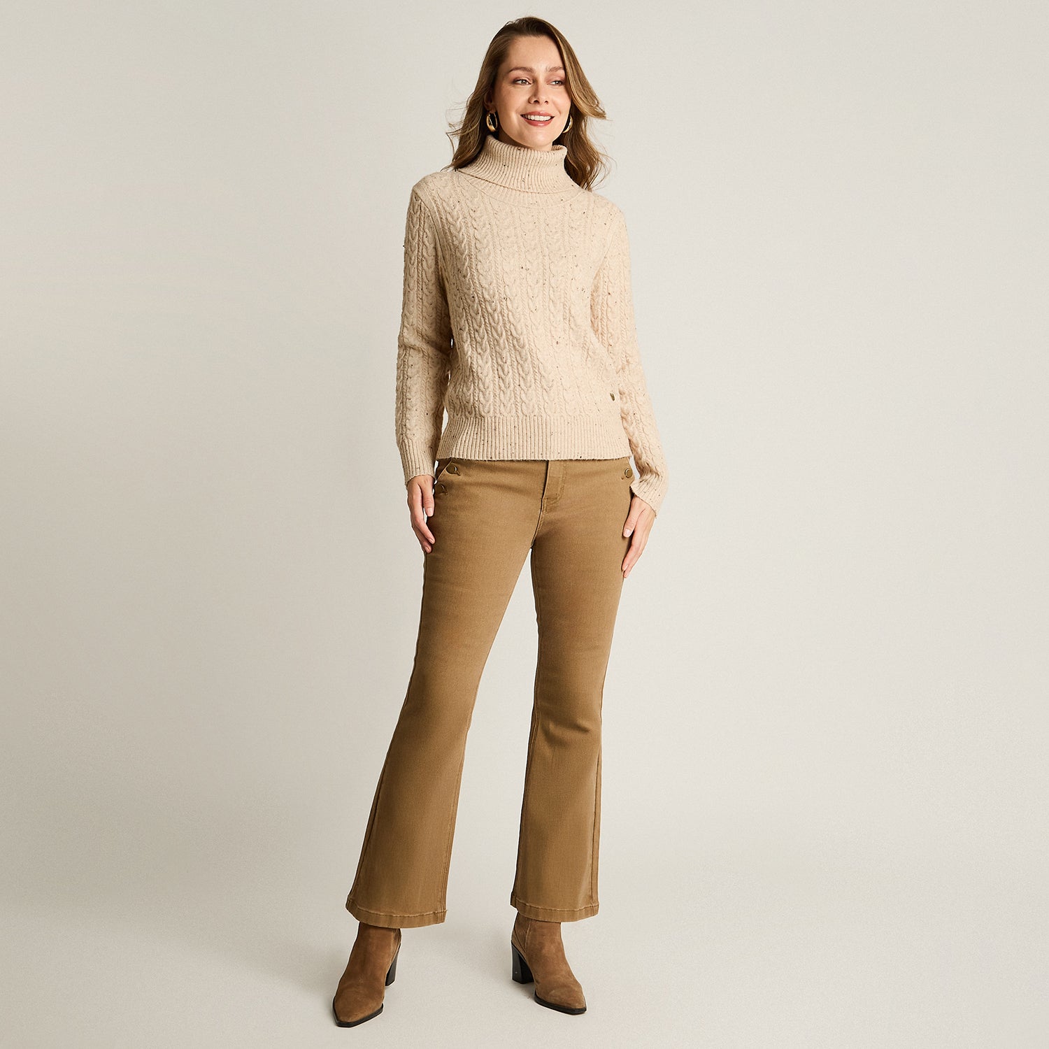 Sweater Beige Manga Larga Elasticidad Media Sin Forro Calce Normal Tela Tejido