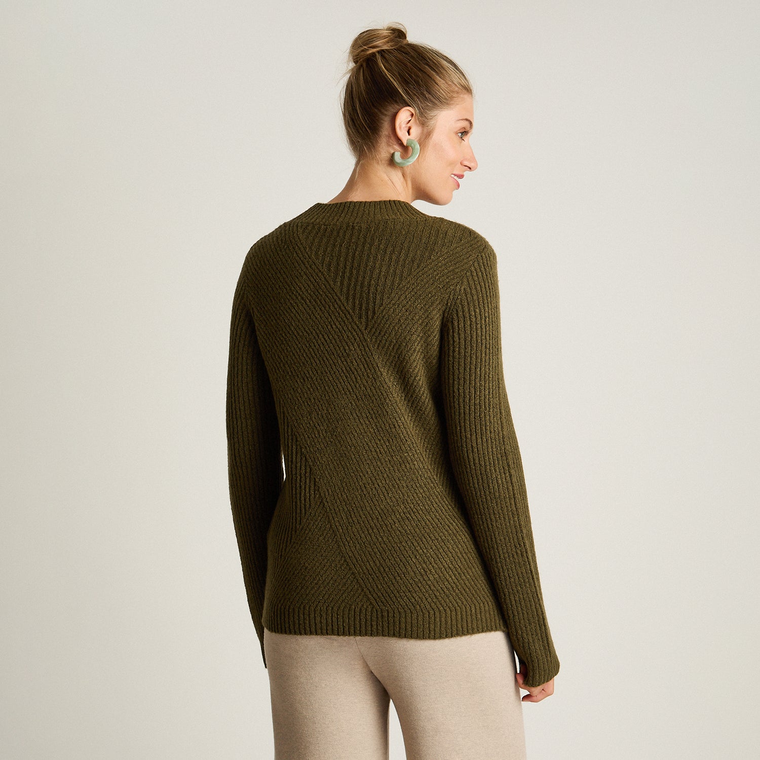 Sweater Verde Manga Larga Elasticidad Media Sin Forro Calce Normal Tela Tejido