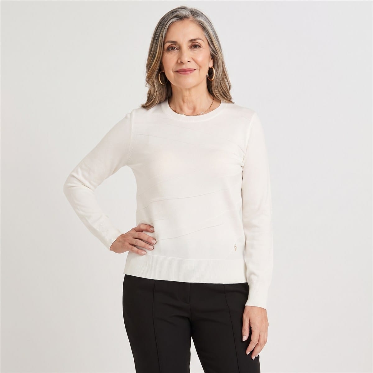 Sweater Escote Redondo con Lurex Crudo en modelo adulta
