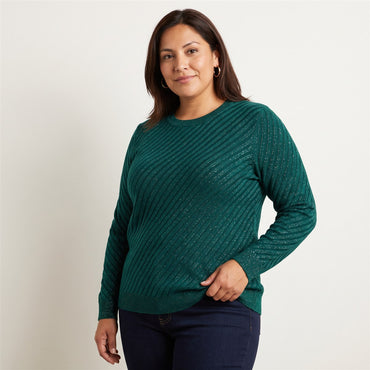 Sweater Escote Redondo con Lurex Verde en modelo plus size