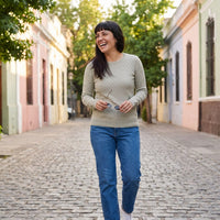Sweater Escote Redondo con Diseño en Delantero Verde lifestyle