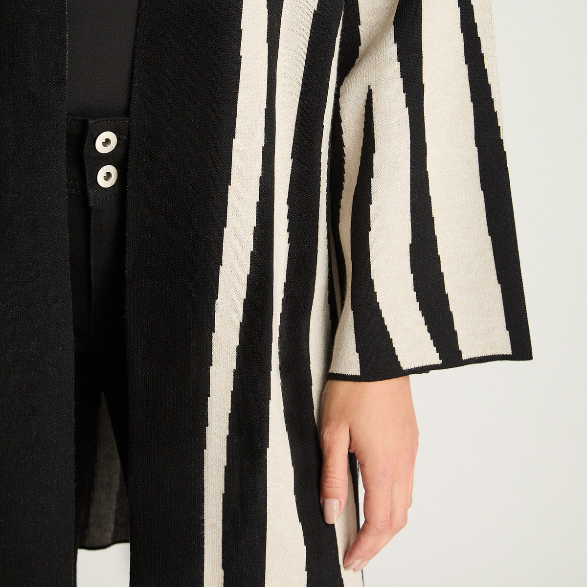 Tapado Manga Larga Jacquard Negro Curvi