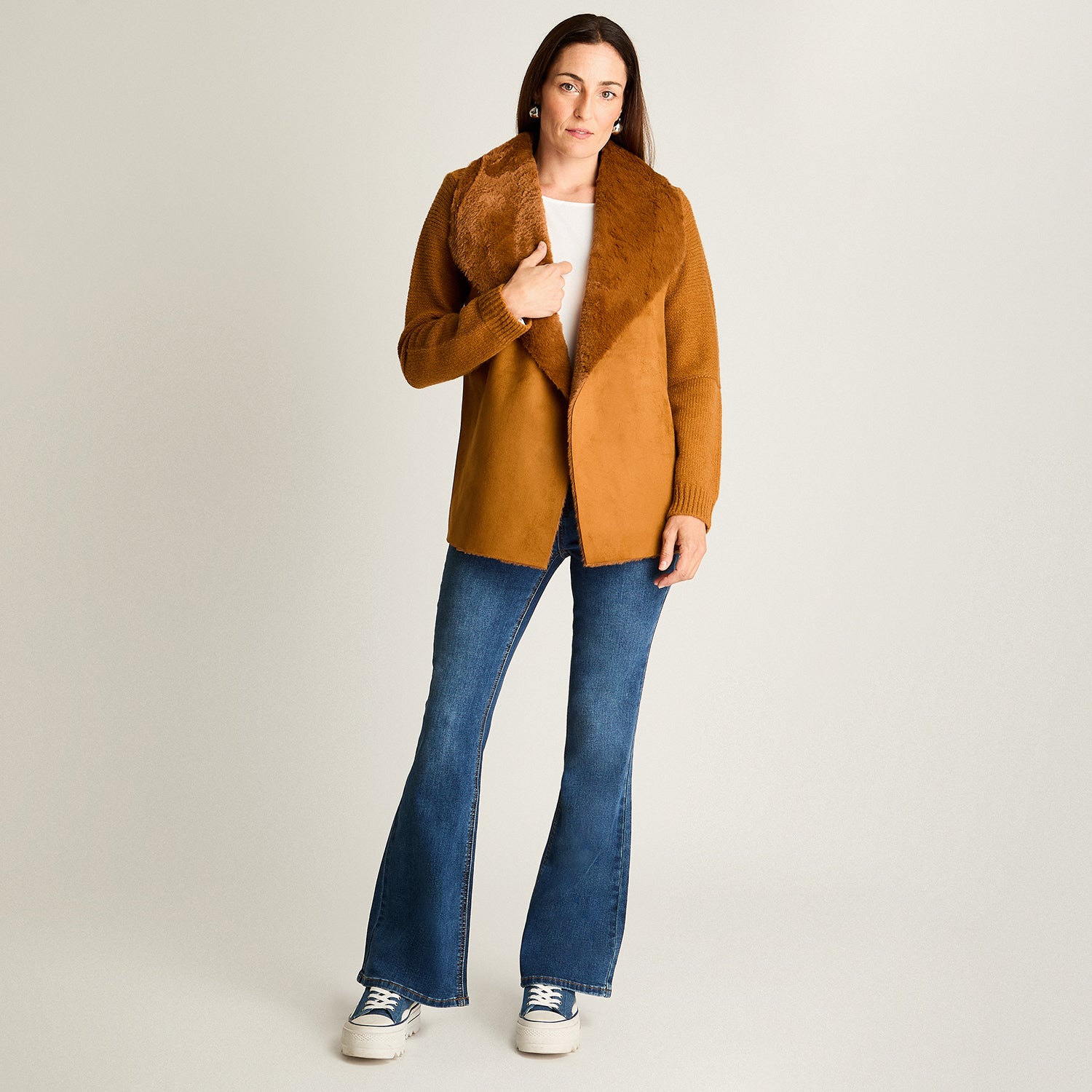 Tapado Mix Fabric Con Aplicación De Suede Bonded Manga Larga Camel